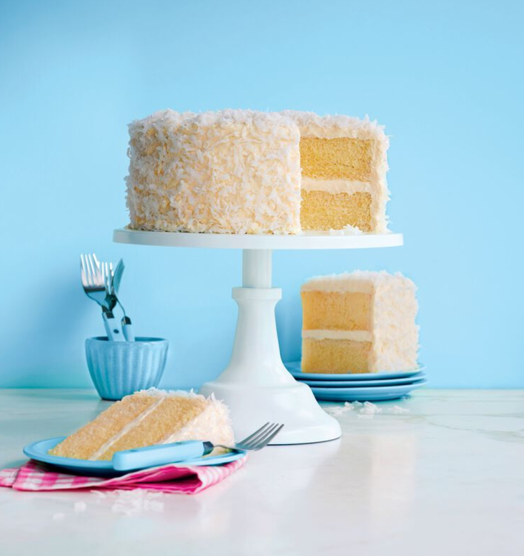 Kokosová torta na stojane na tortu
