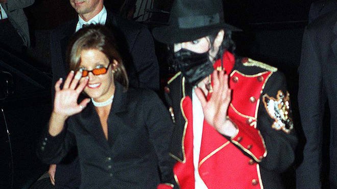 Lisa Marie Presley e marido na época Michael Jackson