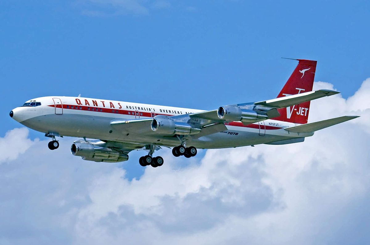 Boeing 707 Qantas