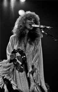 Stevie Nicks foi a mulher certa para tornar esta música do Fleetwood Mac especialmente mágica