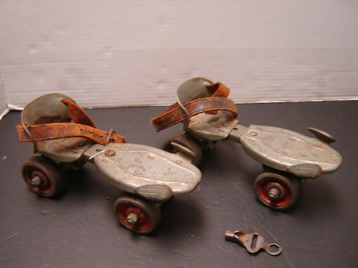 skate roller logam