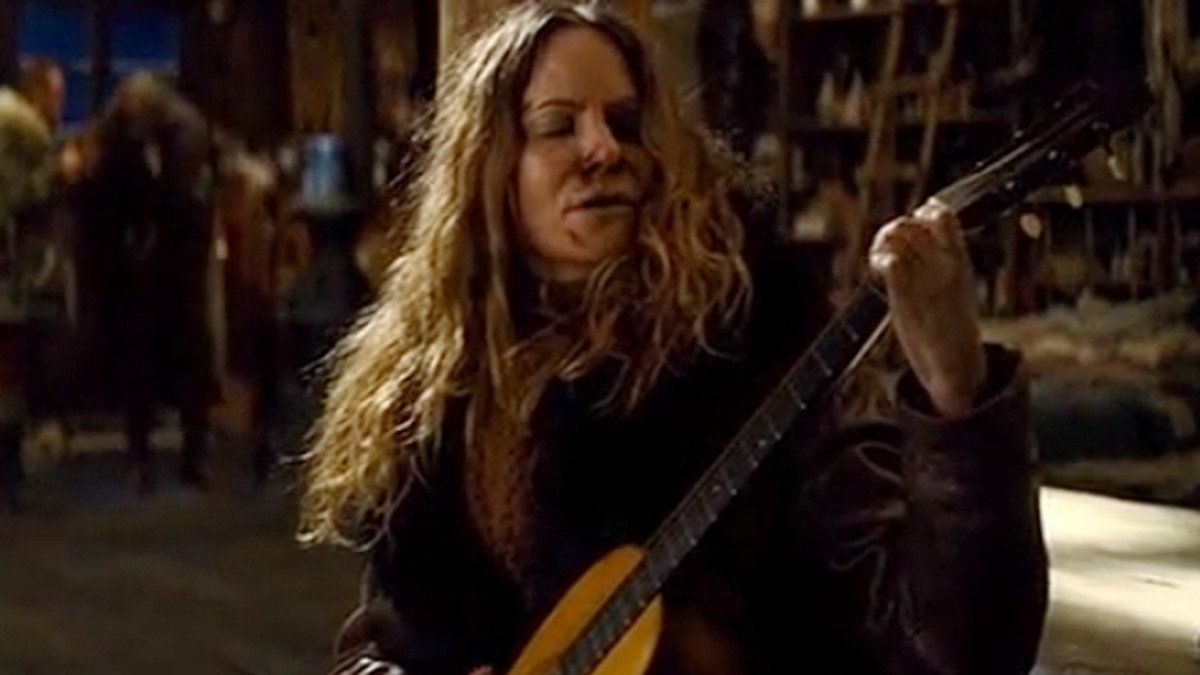 Jennifer Jason Leigh i den hatfulla åtta gitarrscenen