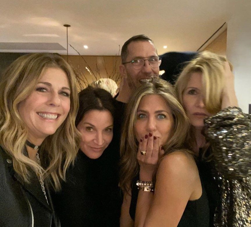 Jennifer Aniston Holiday Party famosi amici