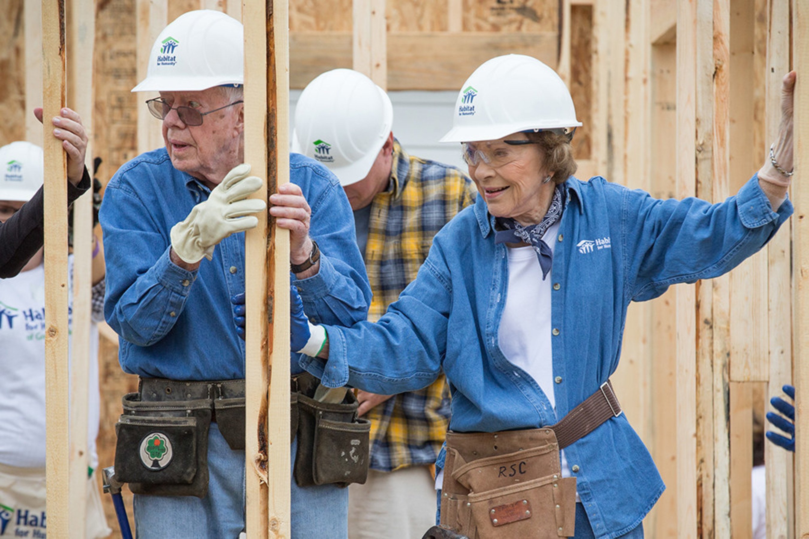 Jimmy i Rosalynn Carter construeixen cases