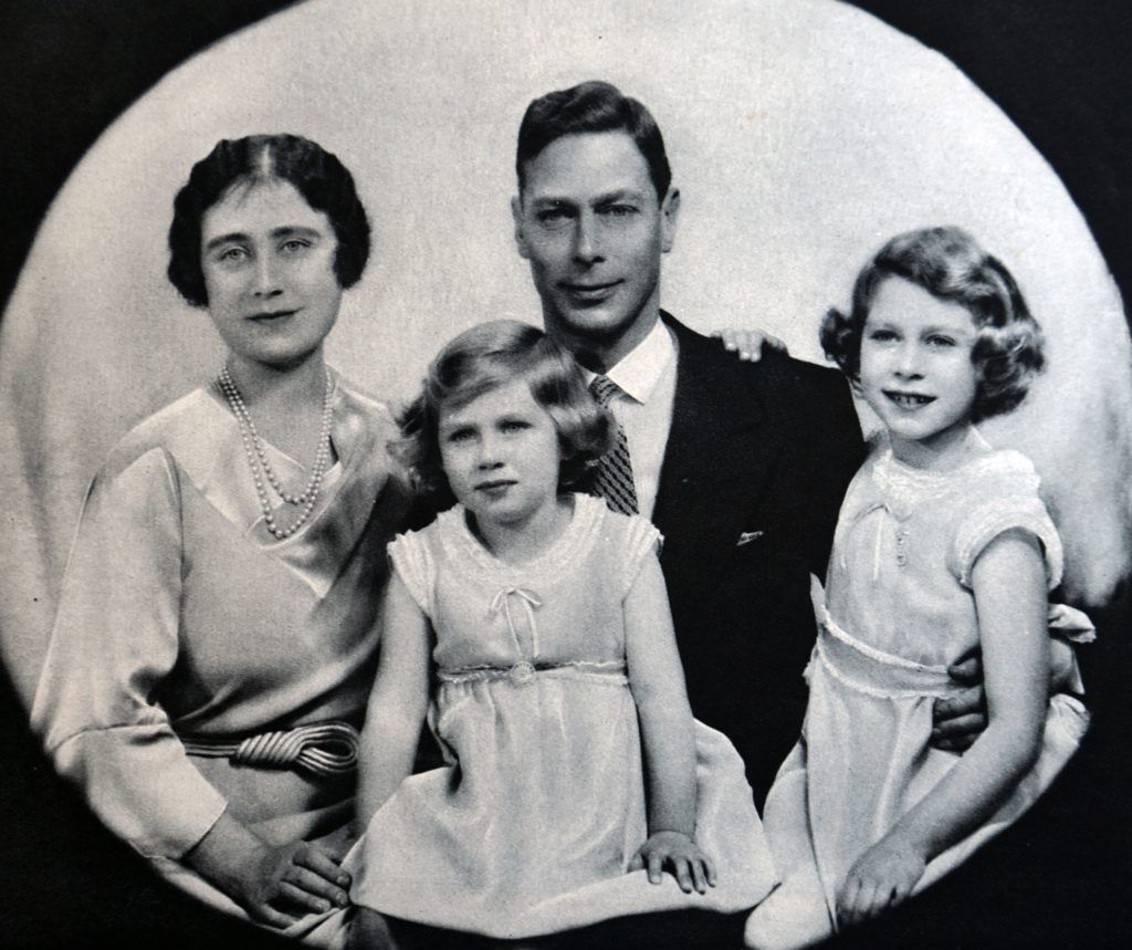 1920 Foto de família da Rainha Elizabeth II e da Princesa Margaret
