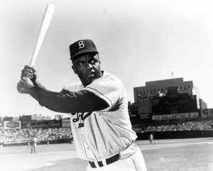 Ying misturou Babe Ruth e Jackie Robinson, o último dos quais se tornou uma lenda do beisebol e quebrou a barreira da cor