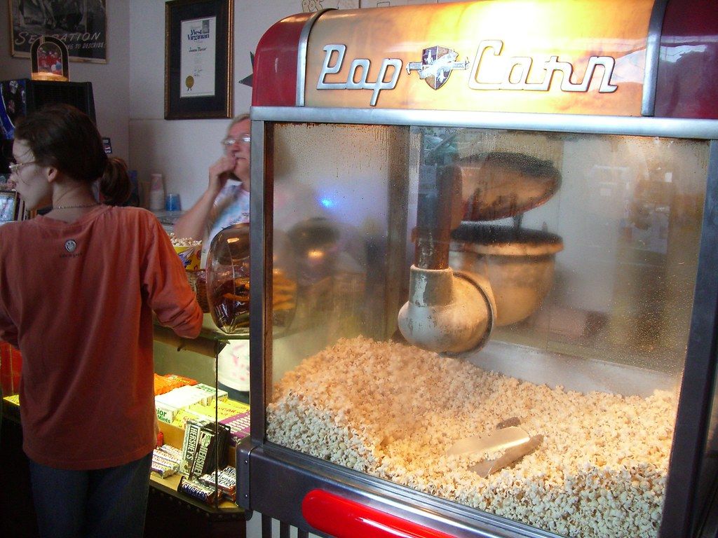 starý stroj na popcorn