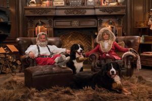 Kurt Russell a Goldie Hawn ve filmu Vánoční kroniky