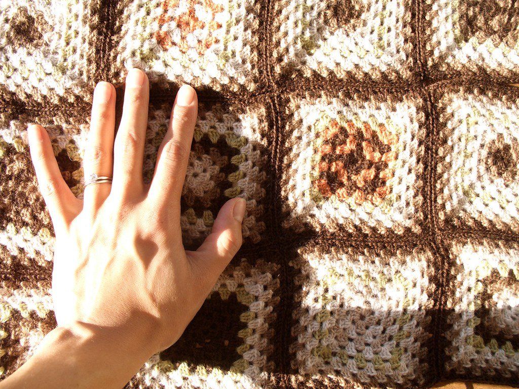 плетено плетено одеяло на една кука