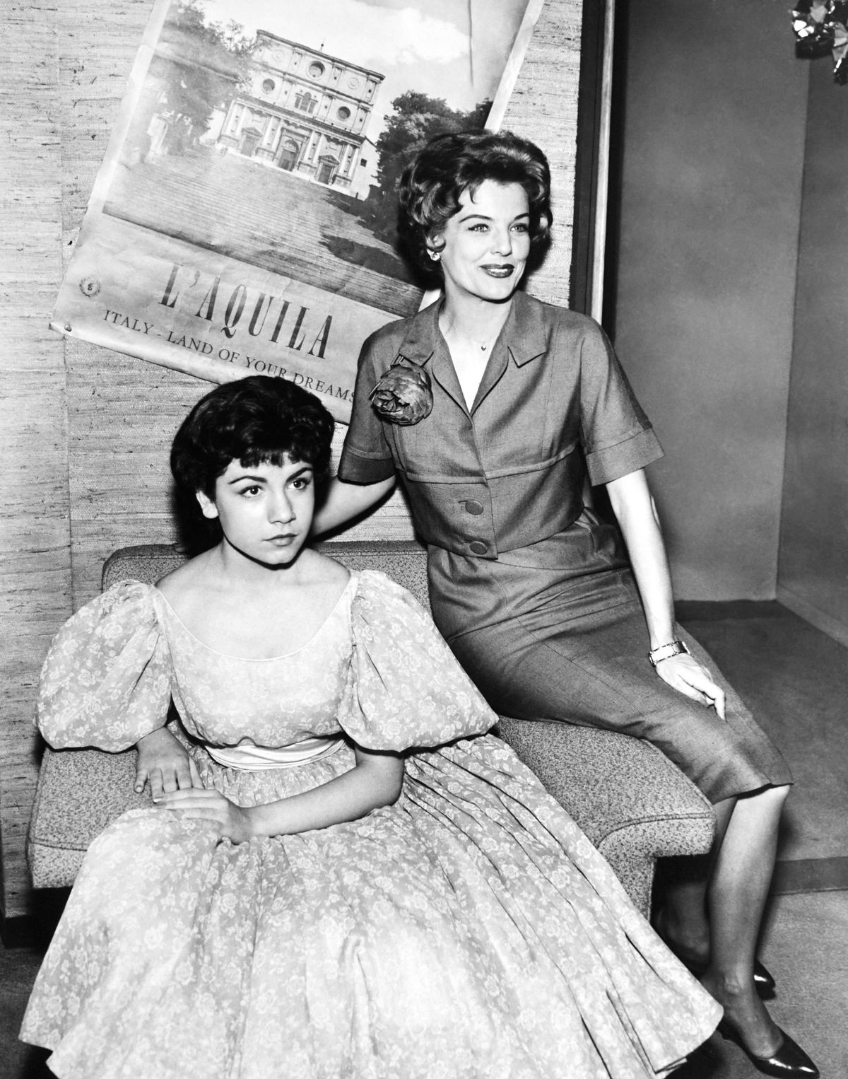 annette-funicello-marjorie-lord-make-room-for-očka