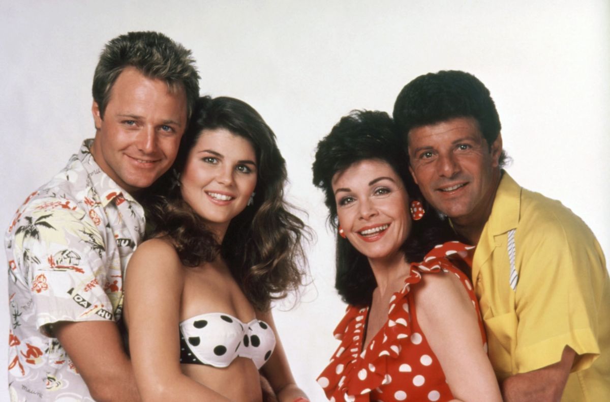annette-funicello-frankie-avolon-back-to-the-beach