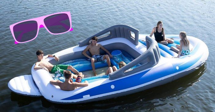 A Amazon está vendendo uma piscina flutuante do tamanho de um barco para o verão