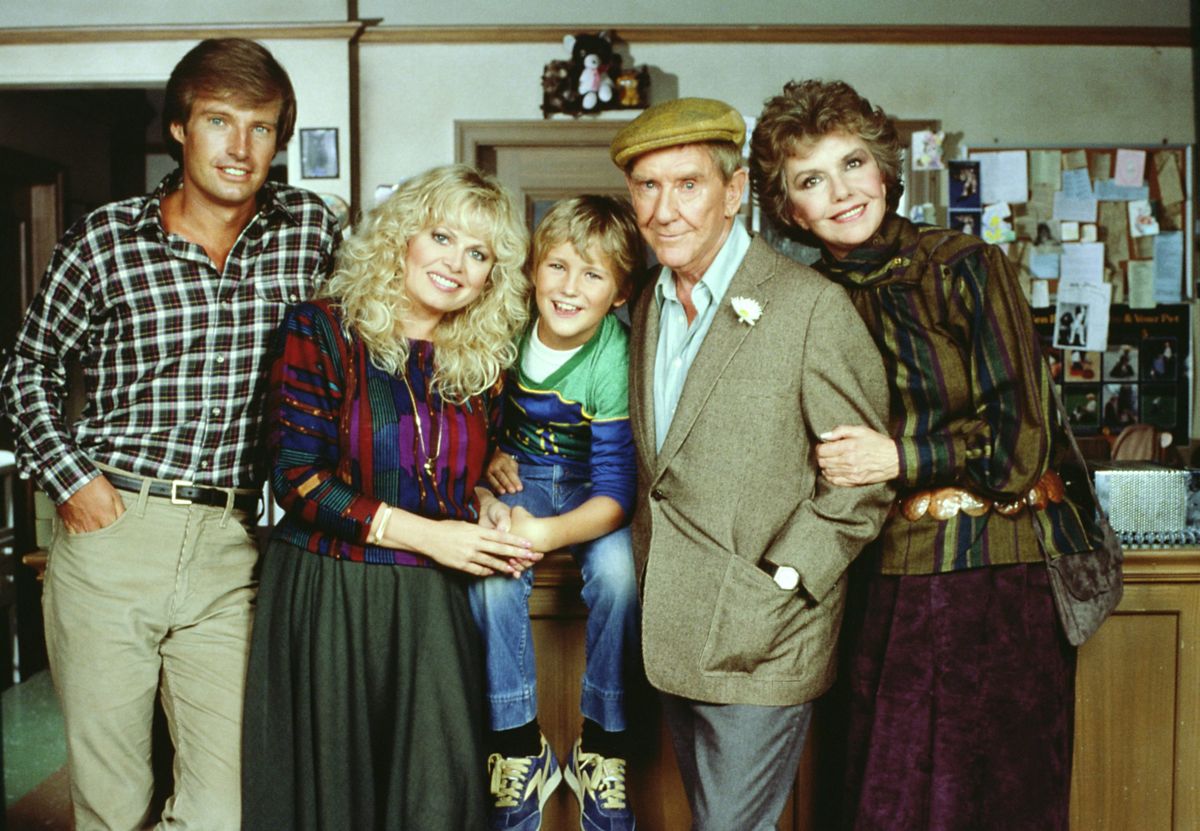 sally-struthers-burgess-meredith-and-the-cast-of-gloria