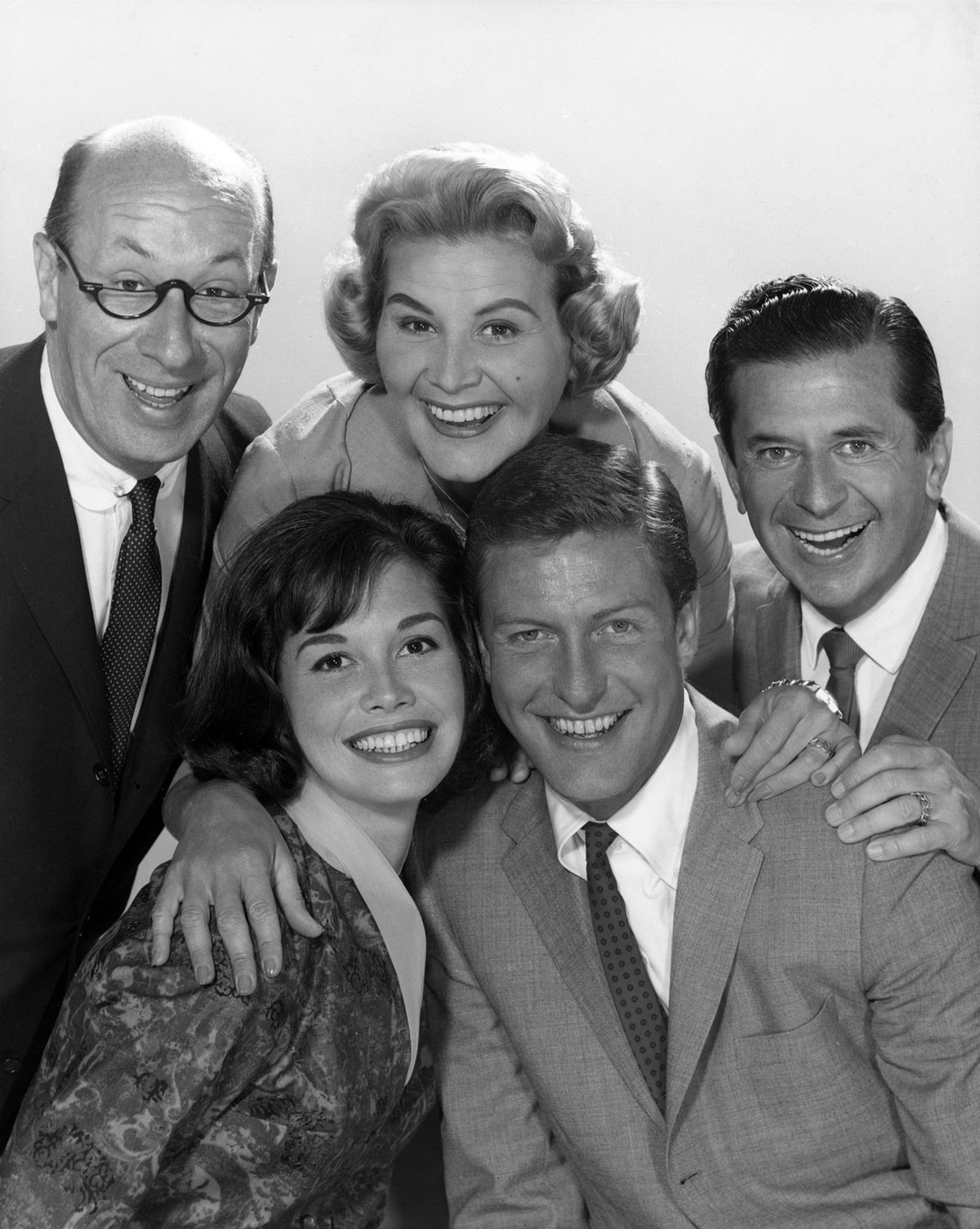 palabas na cast-of-the-dick-van-dyke-show