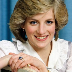 A princesa Diana incentivou a tendência de pedras preciosas entre os anéis de noivado da Família Real Britânica