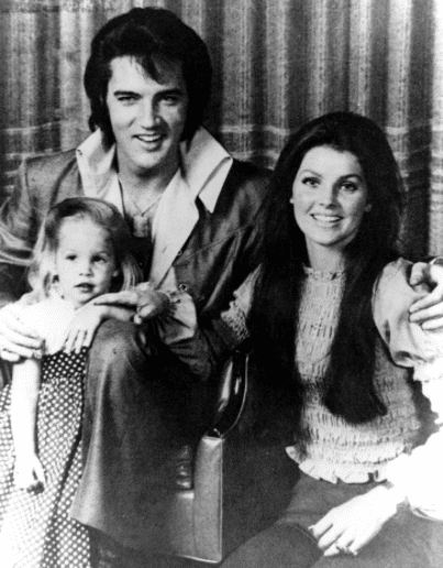Lisa Marie Presley zanechala uvnitř svého zesnulého otce speciální dárek