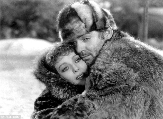 Nasib: Loretta Young (kiri) bergambar dengan Clark Gable (kanan) dalam pemandangan dari Call of the Wild