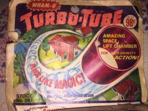 Stejně jako Water Wigglers byla Turbo Tube nepředvídatelnou hračkou Wham-O